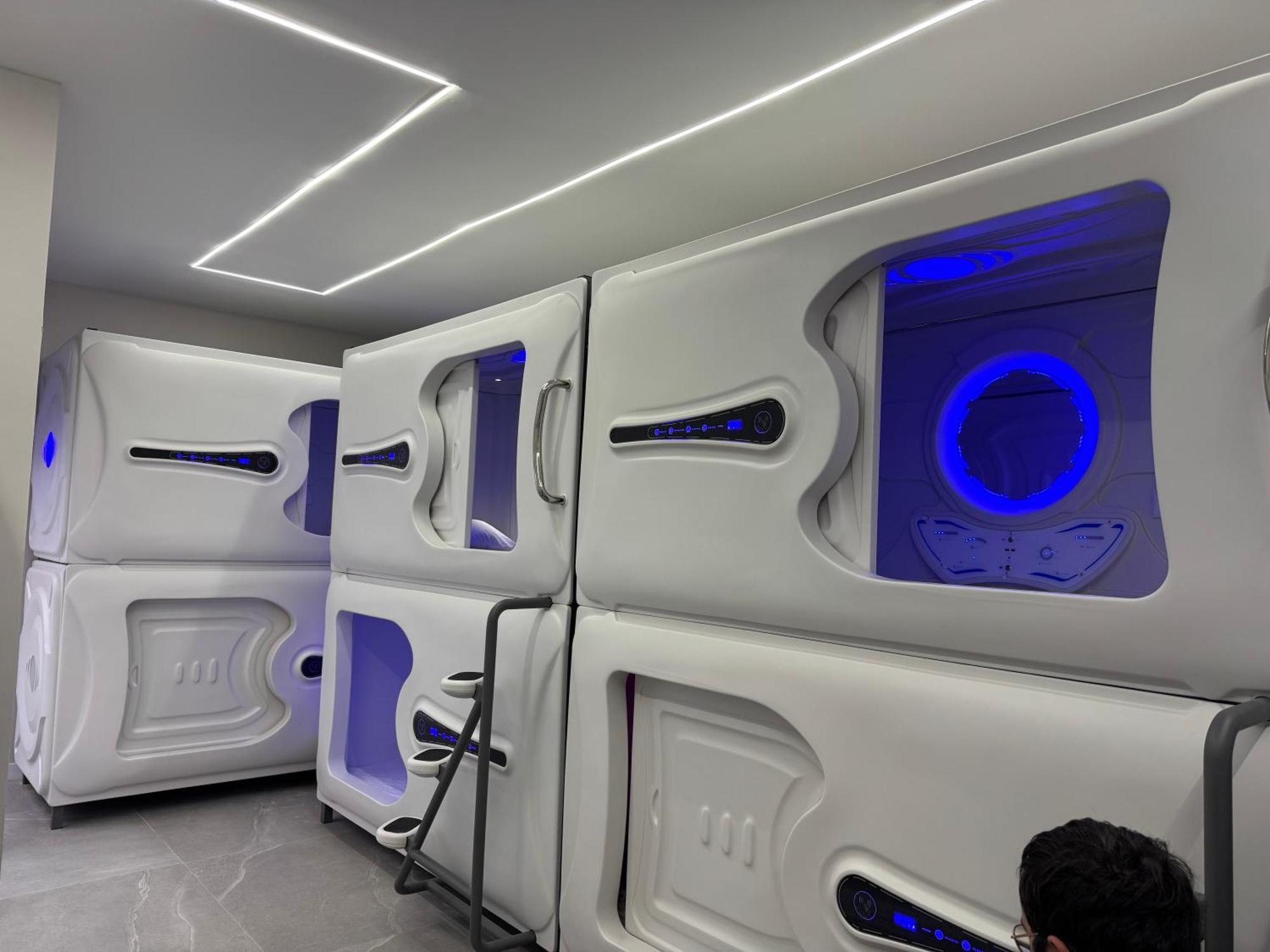 Hostel Space Capsule Madryt Zewnętrze zdjęcie